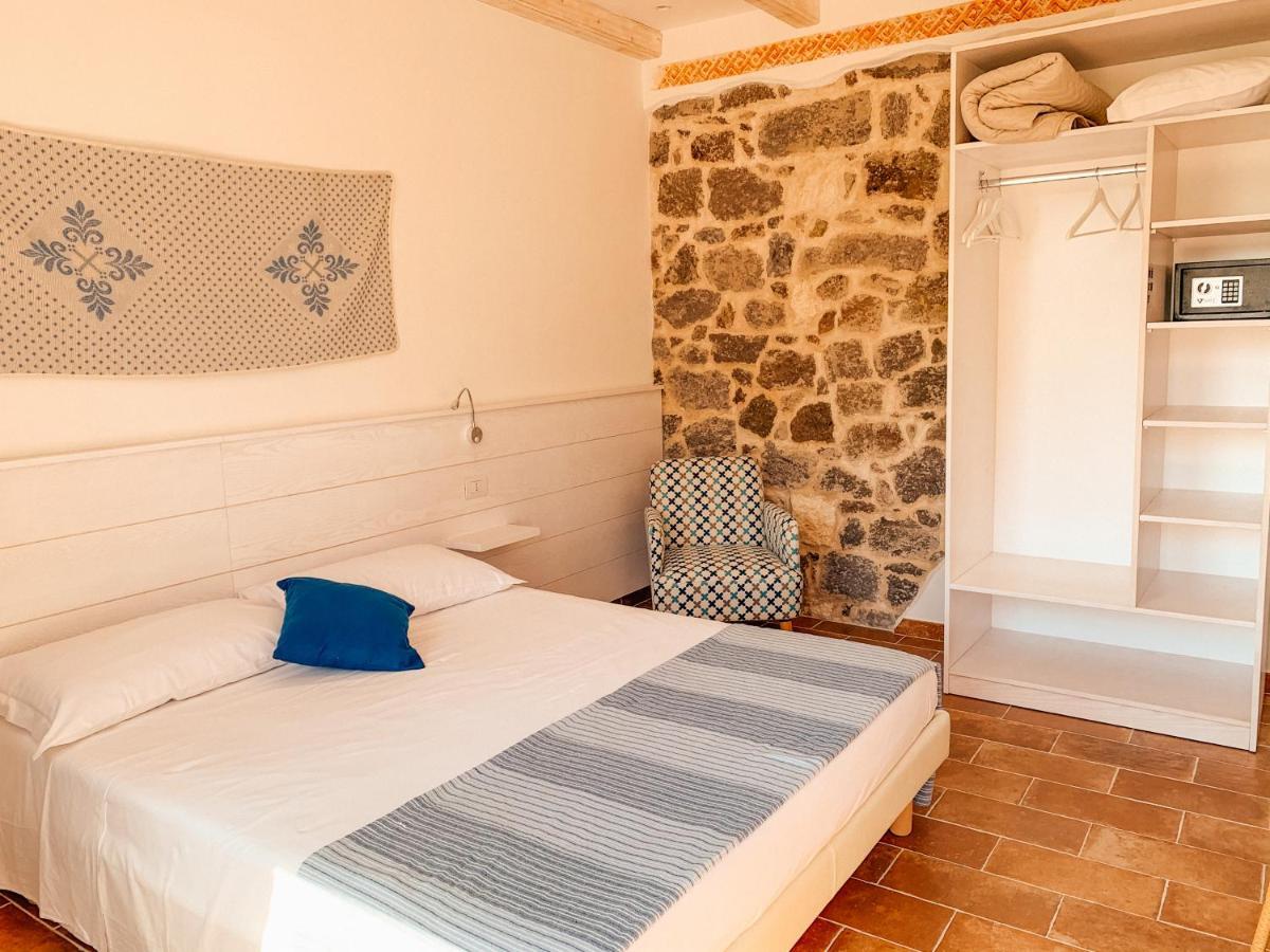 B&B La Roccia Castelsardo Buitenkant foto