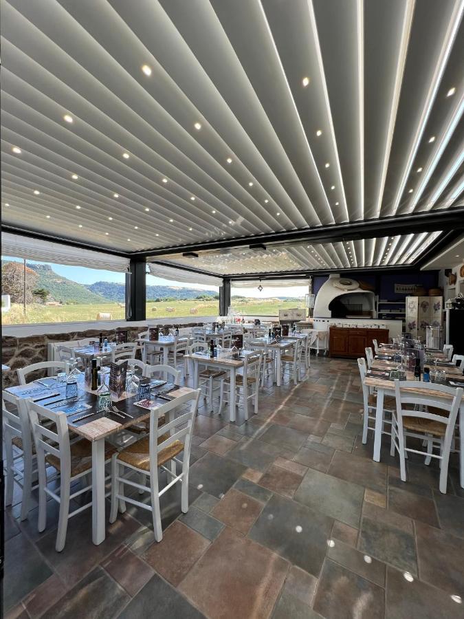 B&B La Roccia Castelsardo Buitenkant foto