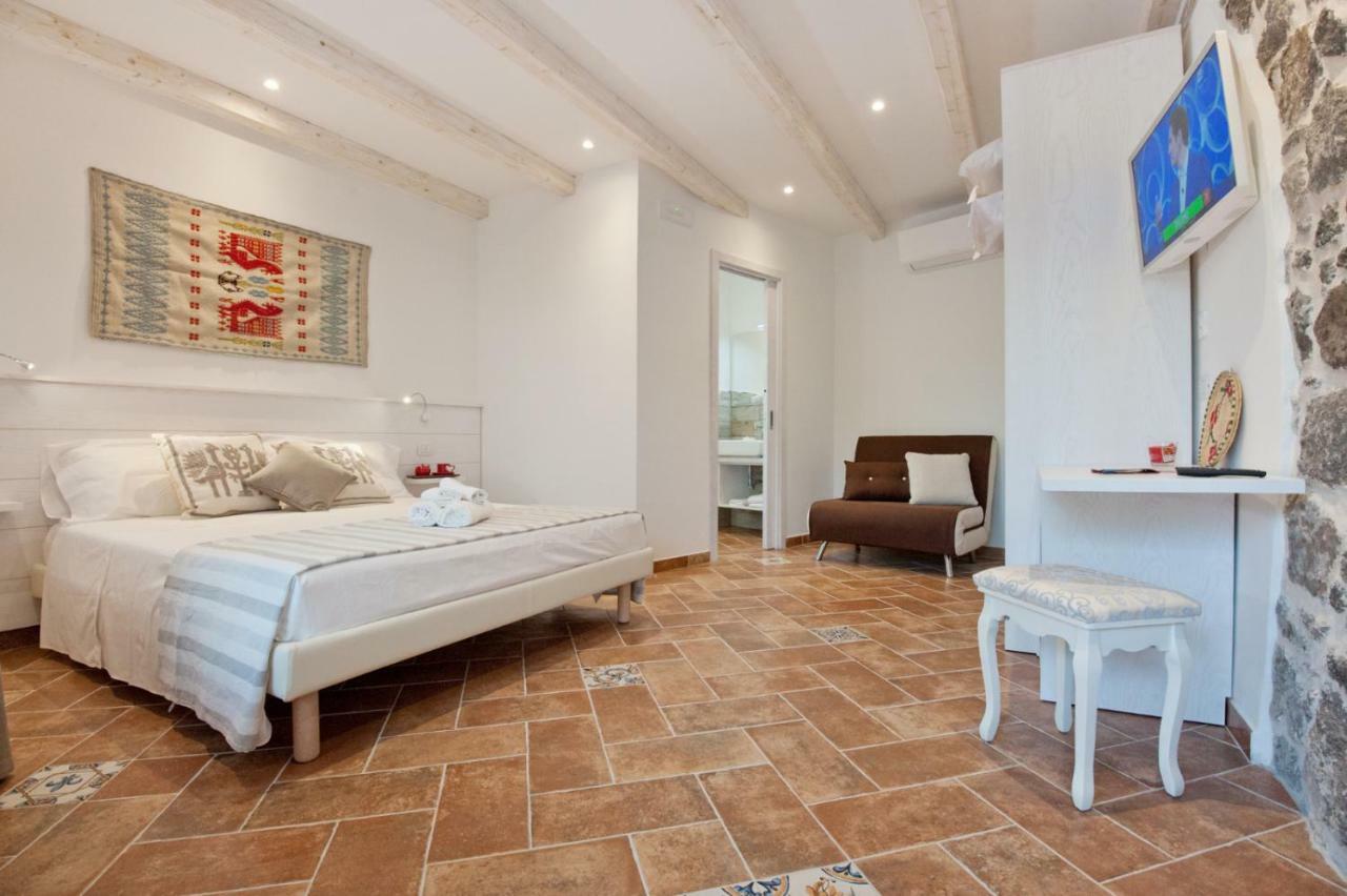 B&B La Roccia Castelsardo Buitenkant foto
