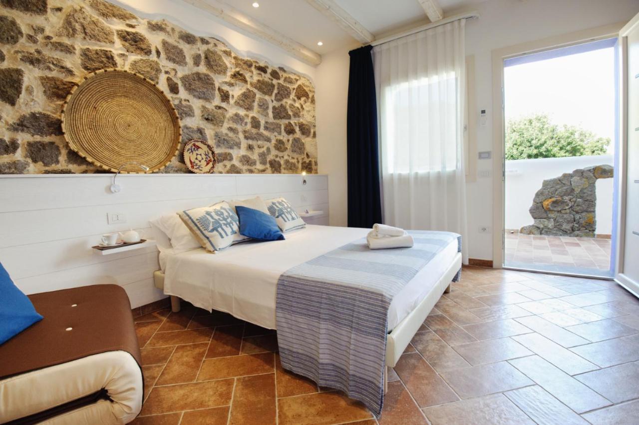 B&B La Roccia Castelsardo Buitenkant foto