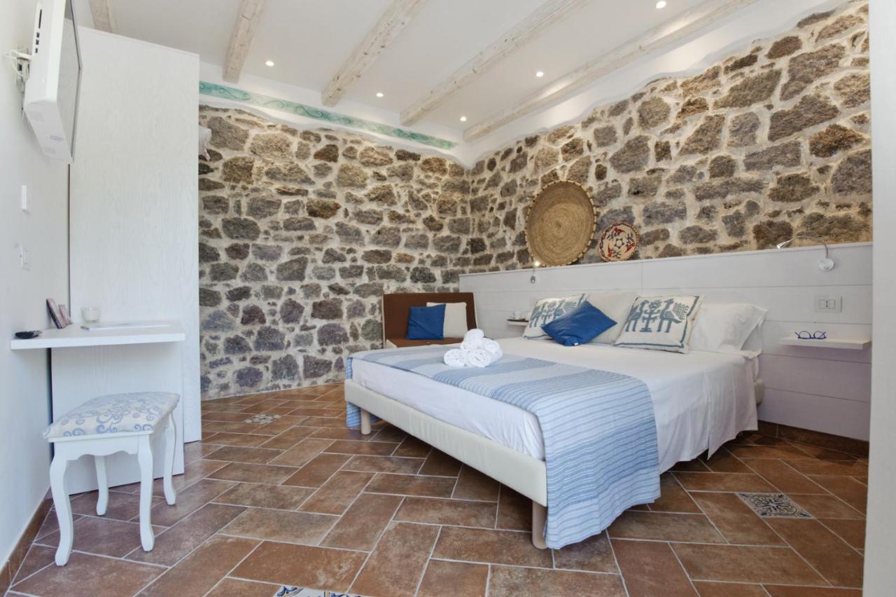 B&B La Roccia Castelsardo Buitenkant foto