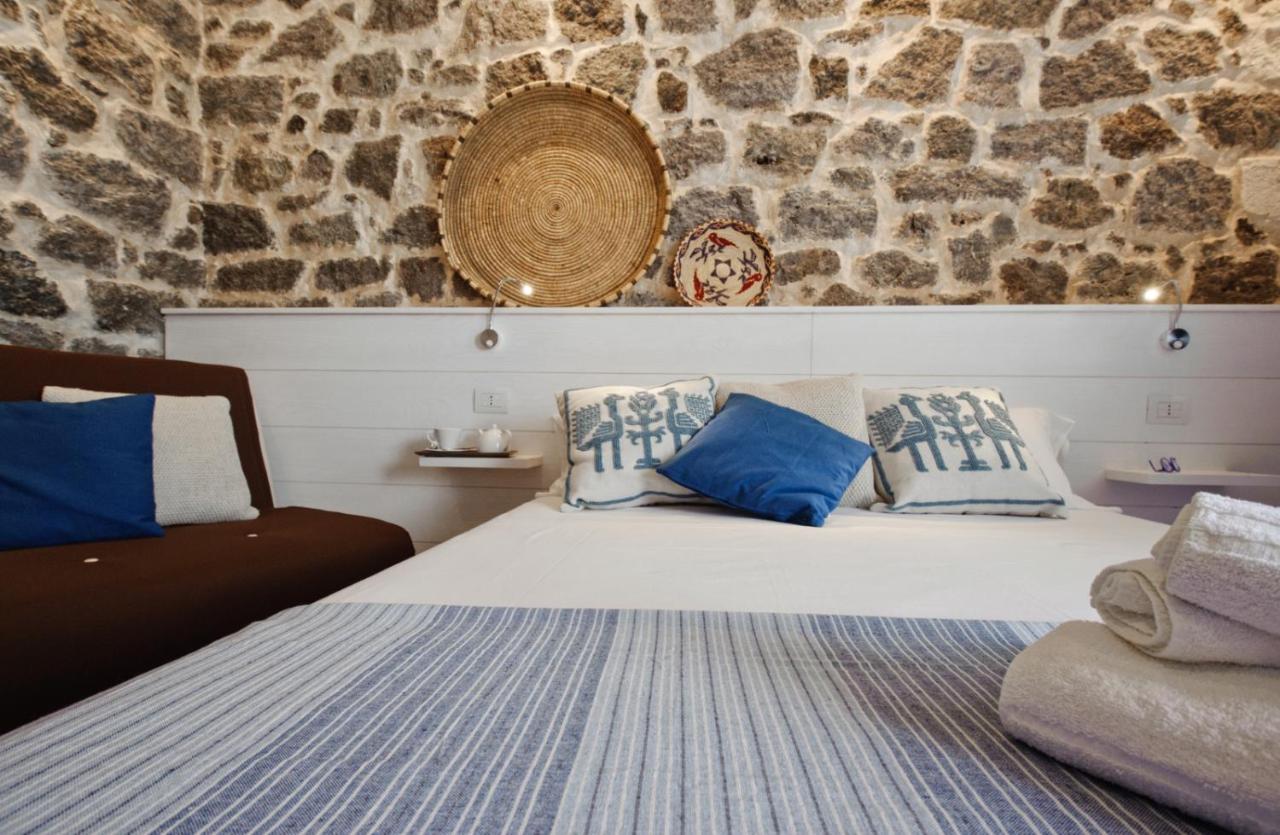 B&B La Roccia Castelsardo Buitenkant foto