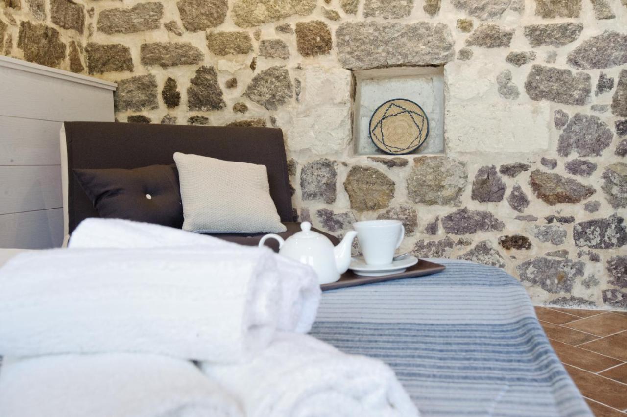 B&B La Roccia Castelsardo Buitenkant foto
